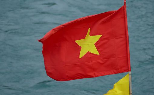 Президент Вьетнама Фук уходит в отставку из-за "правонарушений" его министров