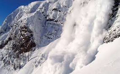 Индия: туристы погибли при сходе лавины в Гималаях