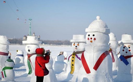 В Харбине "поселили" 2019 снеговиков
