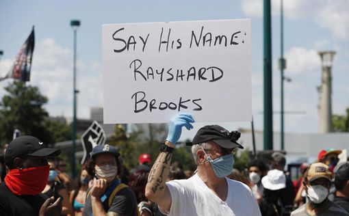 Вскрытие показало, что Рэйшард Брукс был застрелен в спину