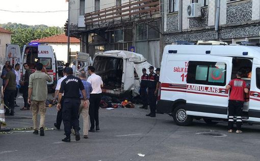 Авария в Турции унесла жизни десяти человек