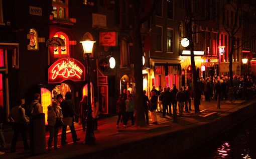 В Амстердаме навсегда закроют квартал "красных фонарей"