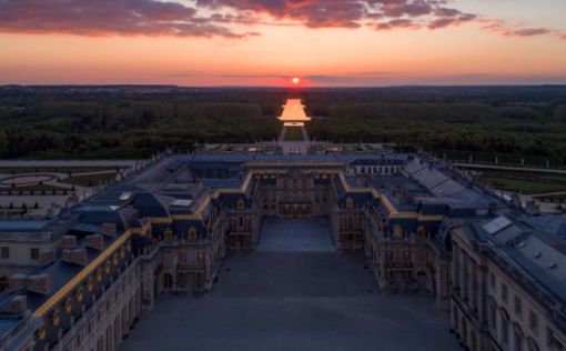 Версаль позволил своим гостям перенестись на бал XVIII века