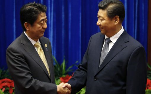 Лидеры Китая и Японии встретились впервые за два года