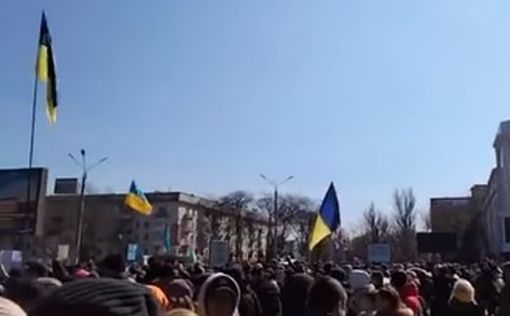 Демонстрация в Херсоне. Силы РФ открыли огонь