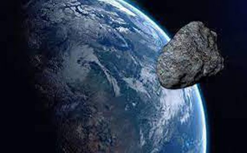 К Земле несется крупный астероид