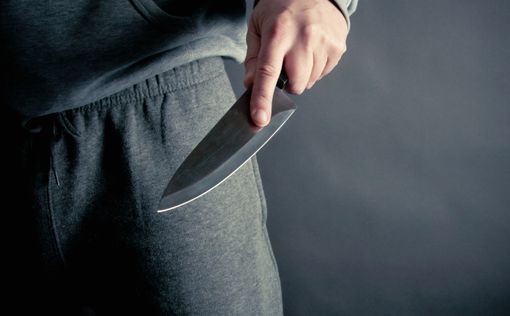 Араб напал с ножом на женщину в Реховоте