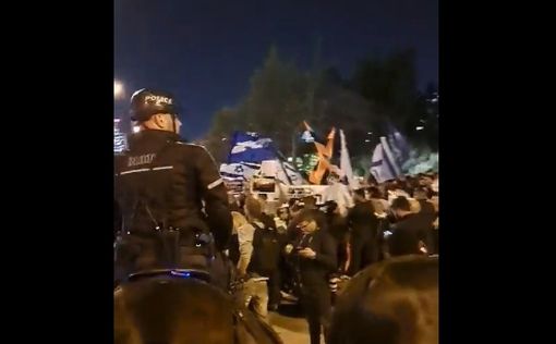 Полиция начала разгонять демонстрацию сторонников реформ на Игаль Алон