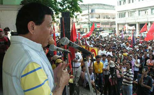 Президент Филиппин обвинил чиновников в связях с мафией