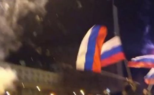 Салюты и флаги: в Донецке радуются решению Путина