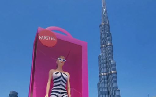 Гигантская 3D-модель Барби "ожила" в Дубае: впечатляющее видео