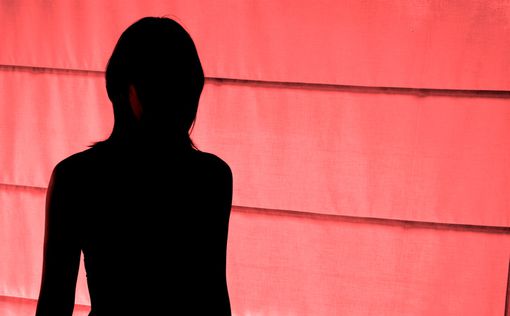 16-летнюю девушку приговорили к изнасилованию