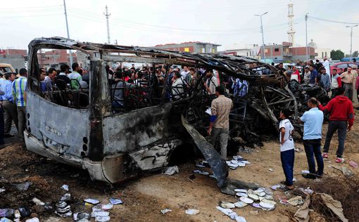 Египет: автобус столкнулся с бензовозом. 16 погибших