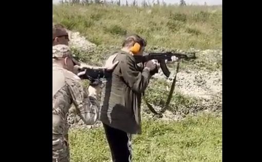 Видео: Григорий Лепс стреляет из автомата