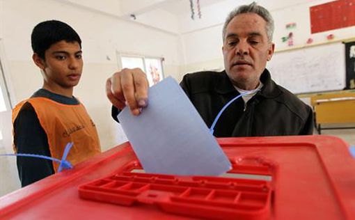 В Ливии вяло голосуют за авторов новой конституции