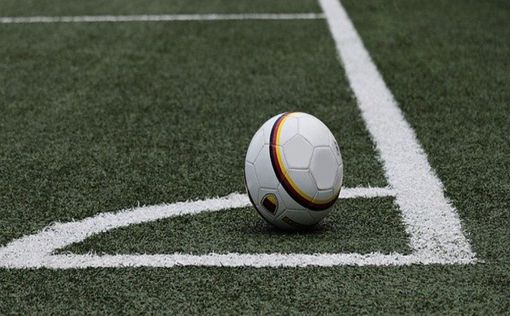 17-летний футболист умер на стадионе
