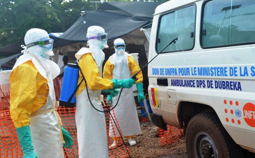 Президент Либерии просит Обаму помочь с Эболой