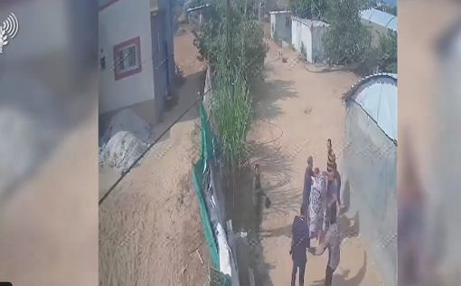 Видео: похищение семьи Бибас, заснятое на камеру видеонаблюдения