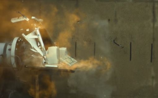 Уничтожение моноблока iMac из пушки сняли на видео