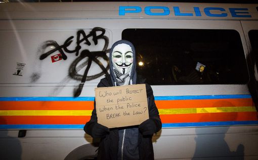 В Лондоне прошел “Марш миллионов масок”