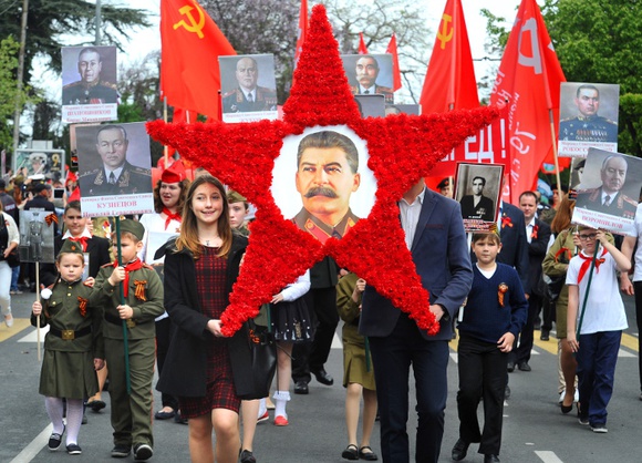 Россияне «забыли» о терроре и ГУЛАГе, и все больше восхищаются Сталиным, — СМИ