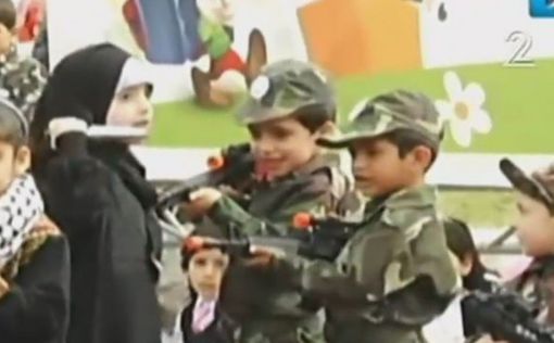 Игра "зарежь еврея" на фестивале "культуры" в Газе
