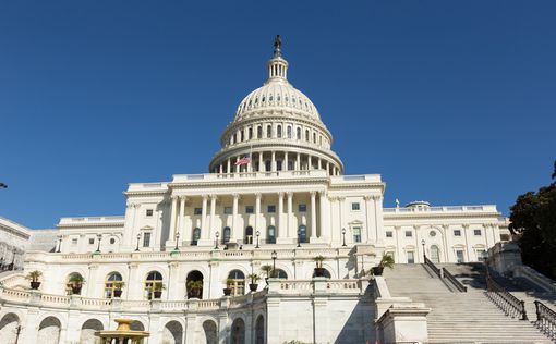 США: сенат одобрил крупнейшую налоговую реформу