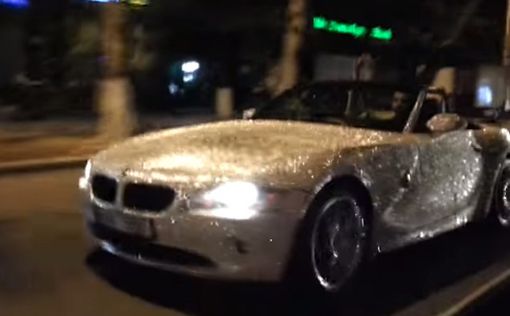 По Кишиневу разъезжает BMW в кристаллах Сваровски