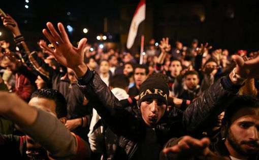 Из-за вердикта Мубараку Египет сотрясают массовые протесты