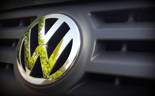 Volkswagen отказался искать угнанную машину с ребенком из-за неоплаченного GPS