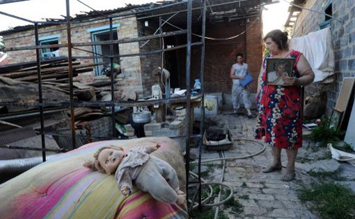 Женщины просят Пономарева убрать снайперов с крыш домов
