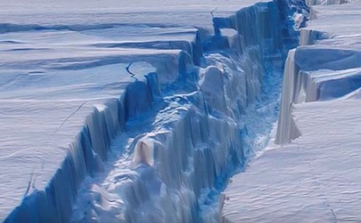 Антарктида: гигантский айсберг откололся от ледника