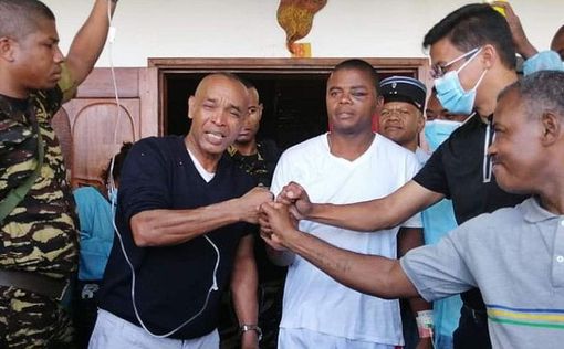 Мадагаскарский министр выжил в авиакатастрофе и 12 часов плыл к берегу
