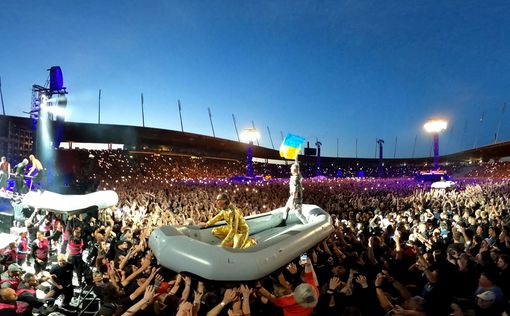 На концерте Rammstein музыканты развернули флаг Украины