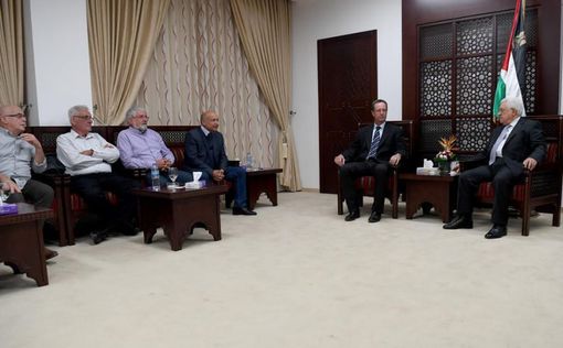Левые экс-министры Израиля посетили Абу Мазена в Рамалле