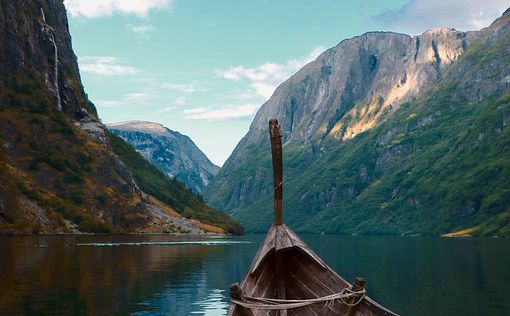 В Норвегии обнаружен древний погребальный корабль викингов