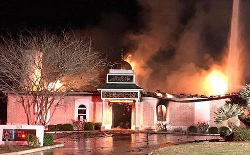 В Техасе сожгли мечеть после запрета на въезд мусульман