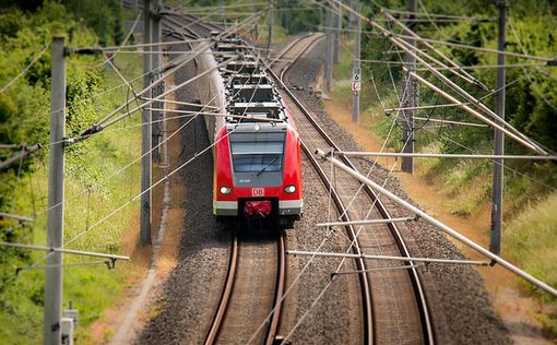 В Чехии два пассажирских поезда столкнулись лоб в лоб