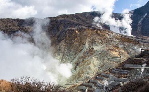 Туристов просят не посещать долину вулканов Японии