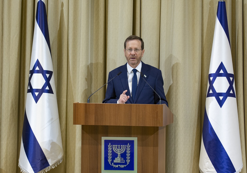 Президент Израиля с супругой принимали в гостях театр «Гешер»