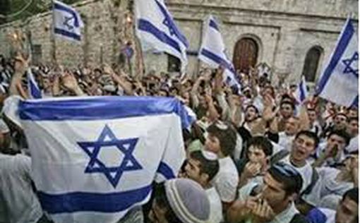 День Иерусалима: у Стены Плача уже 10 тысяч человек