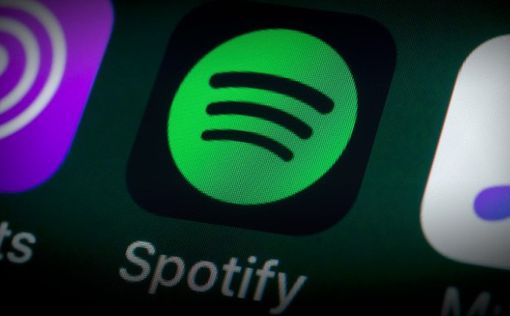 Spotify удаляет музыку из-за антиваксеров