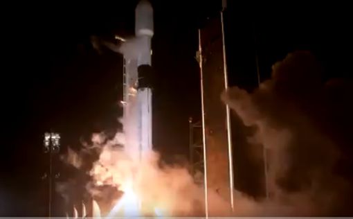 SpaceX запустила на орбиту десятки спутников Starlink