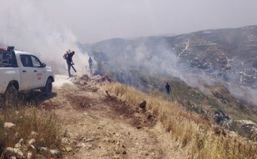 Арабы подожгли форпост Коми-Ури возле поселения Ицхар | Фото: AFP