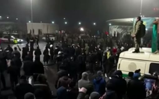 Штурм отделения полиции Алма-Аты попал на видео