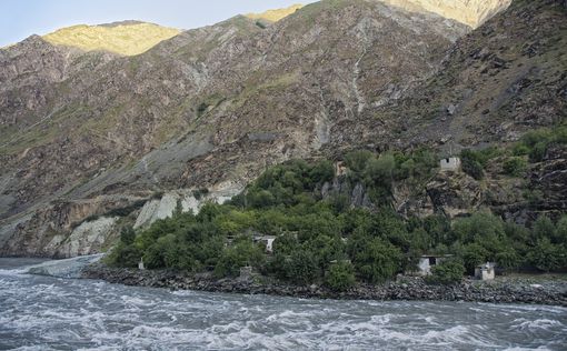 "Гуманитарная катастрофа": талибы блокируют Ирану доступ к воде из реки Гильменд