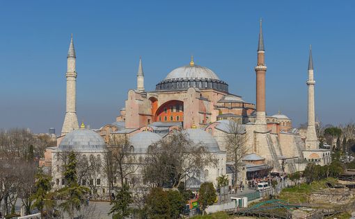 Стамбул: собор Святой Софии станет мечетью