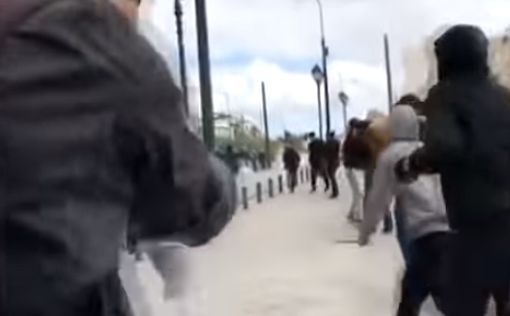 Марш студентов в Афинах: камни, файера и коктейли Молотова