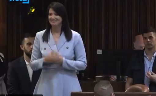 Первый глухой депутат Кнессета: Ширли Пинто принесла присягу