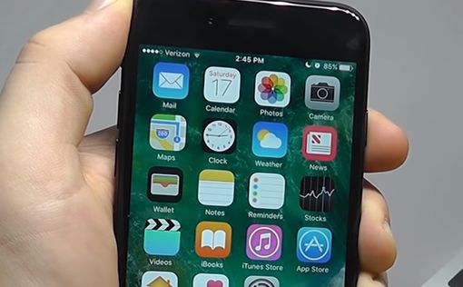 Израильский таможенник конфисковал iPhone, а затем продал его